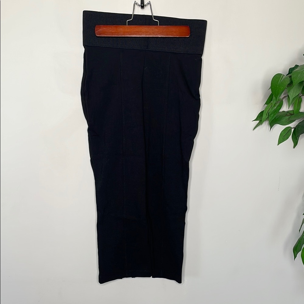 Peter Nygard Black Pencil Capris